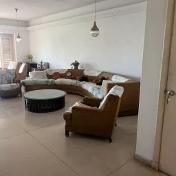 Apartamento de 4 cuartos y 3 baños por $ 400.000