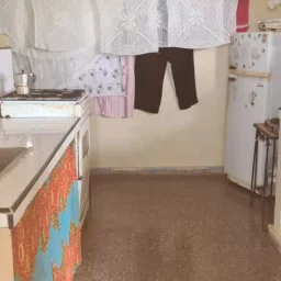 Apartamento de 3 cuartos y 1 baño por $ 8.000