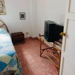 Apartamento de 2 cuartos y 1 baño por $ 20.000