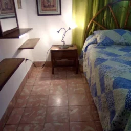 Apartamento de 2 cuartos y 1 baño por $ 20.000