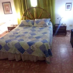 Apartamento de 2 cuartos y 1 baño por $ 20.000