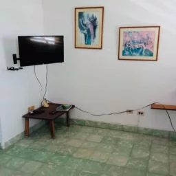 Apartamento de 2 cuartos y 1 baño por $ 20.000