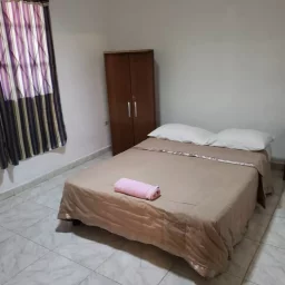 Casa de 6 cuartos y 6 baños por $ 65.000