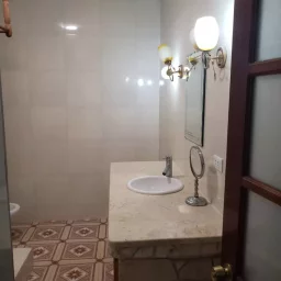 Casa de 6 cuartos y 6 baños por $ 65.000