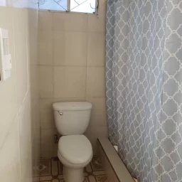 Casa de 6 cuartos y 6 baños por $ 65.000