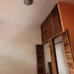 Casa de 2 cuartos y 1 baño por $ 25.000