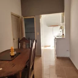 Casa de 2 cuartos y 1 baño por $ 25.000