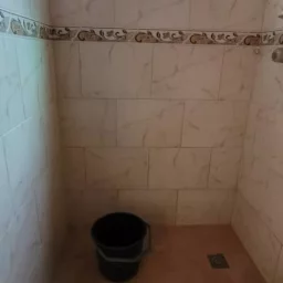 Casa de 2 cuartos y 1 baño por $ 25.000