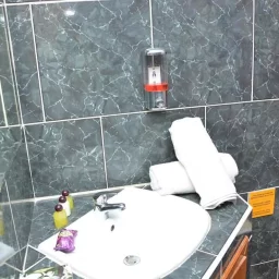 Casa de 8 cuartos, 8 baños y 1 garaje por $ 250.000