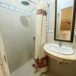 Casa de 6 cuartos y 3 baños por $ 115.000