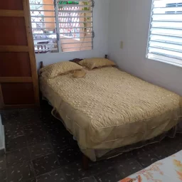 Casa de 4 cuartos, 2 baños y 1 garaje por $ 42.000