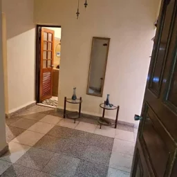 Casa de 2 cuartos, 1 baño y 1 garaje por $ 55.000