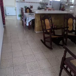 Casa de 4 cuartos, 2 baños y 1 garaje por $ 42.000