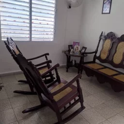 Casa de 4 cuartos, 2 baños y 1 garaje por $ 42.000