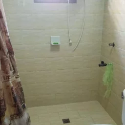 Casa de 2 cuartos y 1 baño por $ 12.000