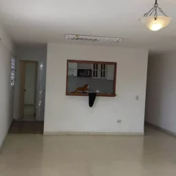 Apartamento de 2 cuartos, 2 baños y 1 garaje por $ 70.000