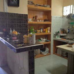 Casa de 2 cuartos, 2 baños y 1 garaje por $ 60.000