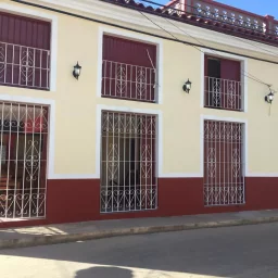 Casa de 8 cuartos, 8 baños y 1 garaje por $ 250.000