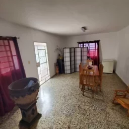 Casa de 4 cuartos, 2 baños y 1 garaje por $ 180.000