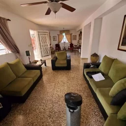 Casa de 4 cuartos, 2 baños y 1 garaje por $ 180.000