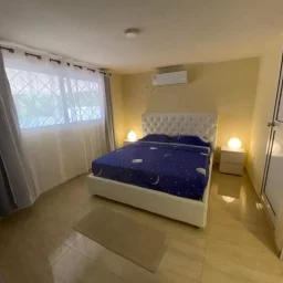 Casa de 4 cuartos, 5 baños y 1 garaje por $ 550.000