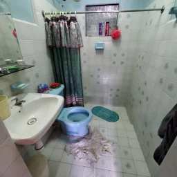 Casa de 2 cuartos y 1 baño por $ 40.000