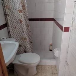 Casa de 4 cuartos, 2 baños y 1 garaje por $ 42.000