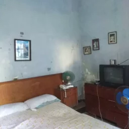 Casa de 4 cuartos y 1 baño por $ 24.000