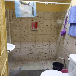 Casa de 5 cuartos y 2 baños por $ 40.000