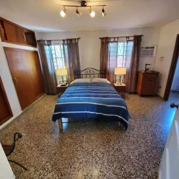 Casa de 4 cuartos, 2 baños y 1 garaje por $ 180.000