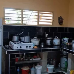 Casa de 5 cuartos y 2 baños por $ 40.000