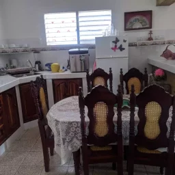 Casa de 4 cuartos, 2 baños y 1 garaje por $ 42.000