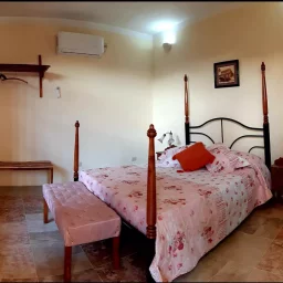 Casa de 3 cuartos y 3 baños por $ 70.000