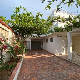 Casa de 4 cuartos, 5 baños y 1 garaje por $ 550.000