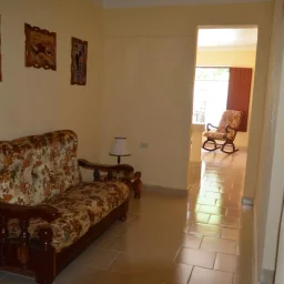 Casa de 8 cuartos, 8 baños y 1 garaje por $ 250.000