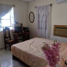 Casa de 4 cuartos, 2 baños y 1 garaje por $ 42.000