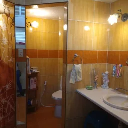 Casa de 5 cuartos y 2 baños por $ 40.000