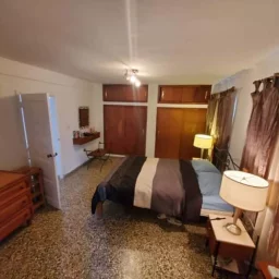 Casa de 4 cuartos, 2 baños y 1 garaje por $ 180.000