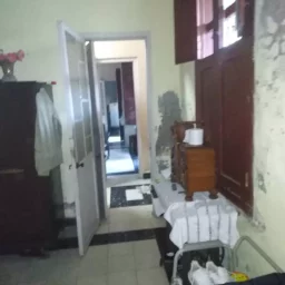 Casa de 4 cuartos y 1 baño por $ 24.000