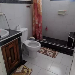 Casa de 4 cuartos, 2 baños y 1 garaje por $ 42.000