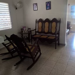 Casa de 4 cuartos, 2 baños y 1 garaje por $ 42.000