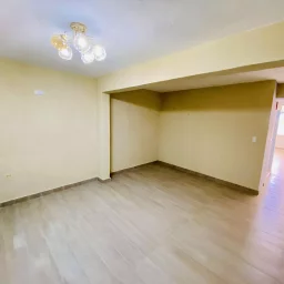 Casa de 2 cuartos y 1 baño por $ 130.000