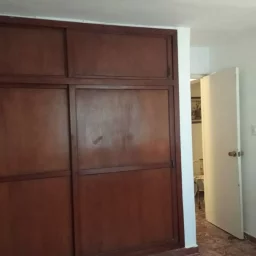 Apartamento de 3 cuartos y 1 baño por $ 30.000