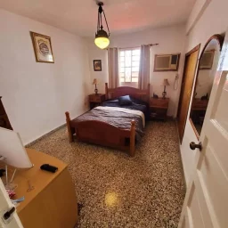 Casa de 4 cuartos, 2 baños y 1 garaje por $ 180.000