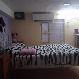 Casa de 2 cuartos, 2 baños y 1 garaje por $ 60.000