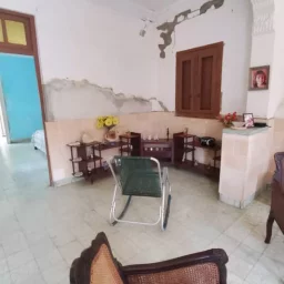 Casa de 3 cuartos y 2 baños por $ 55.000