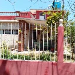 Casa de 3 cuartos, 2 baños y 1 garaje por $ 160.000