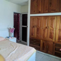 Casa de 4 cuartos, 2 baños y 1 garaje por $ 42.000