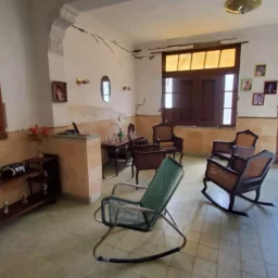 Casa de 3 cuartos y 2 baños por $ 55.000