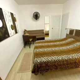 Casa de 4 cuartos, 5 baños y 1 garaje por $ 550.000